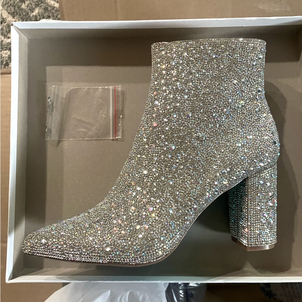 Betsey Johnson Cady Silver Sparkly Rhinestone Dress Bootie Women’s New Size 8.5 - Picture 11 of 16
